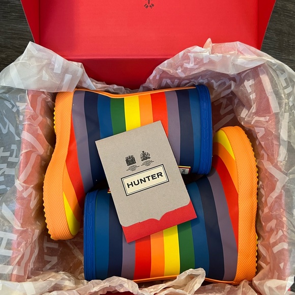 NIB Toddler Hunter Original First Classic Mulitcolor Rainbow Boots Size 7 - Picture 3 of 9